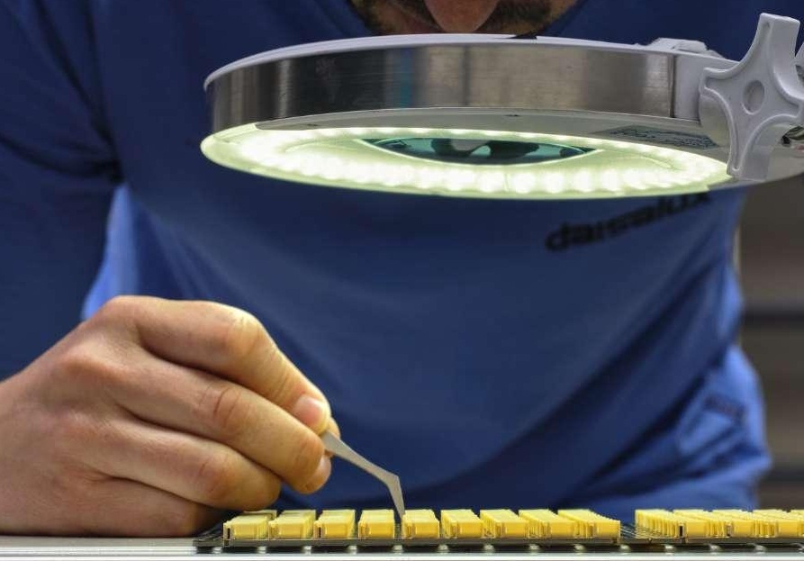 Inspection and Verification of AVX Tantalum Capacitors